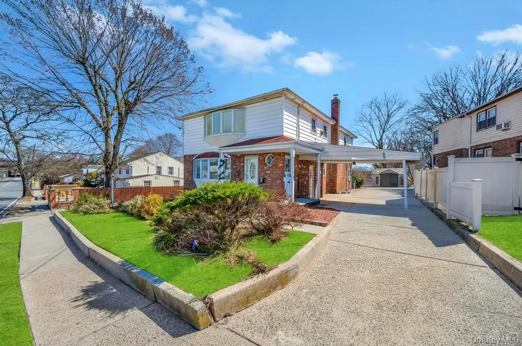 644 Broadway Road Bethpage NY 11714