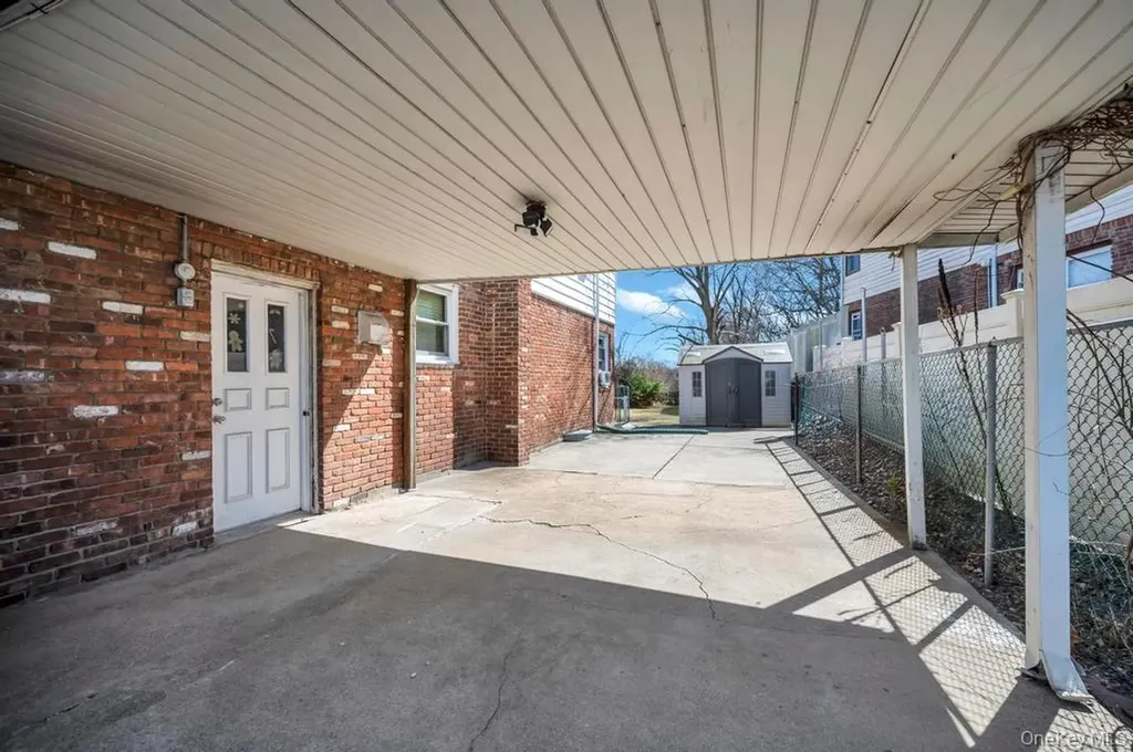 644 Broadway Road Bethpage NY 11714