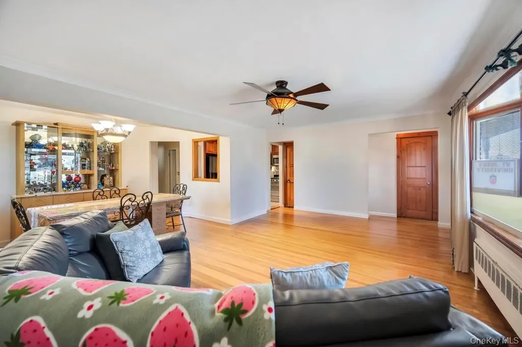 644 Broadway Road Bethpage NY 11714