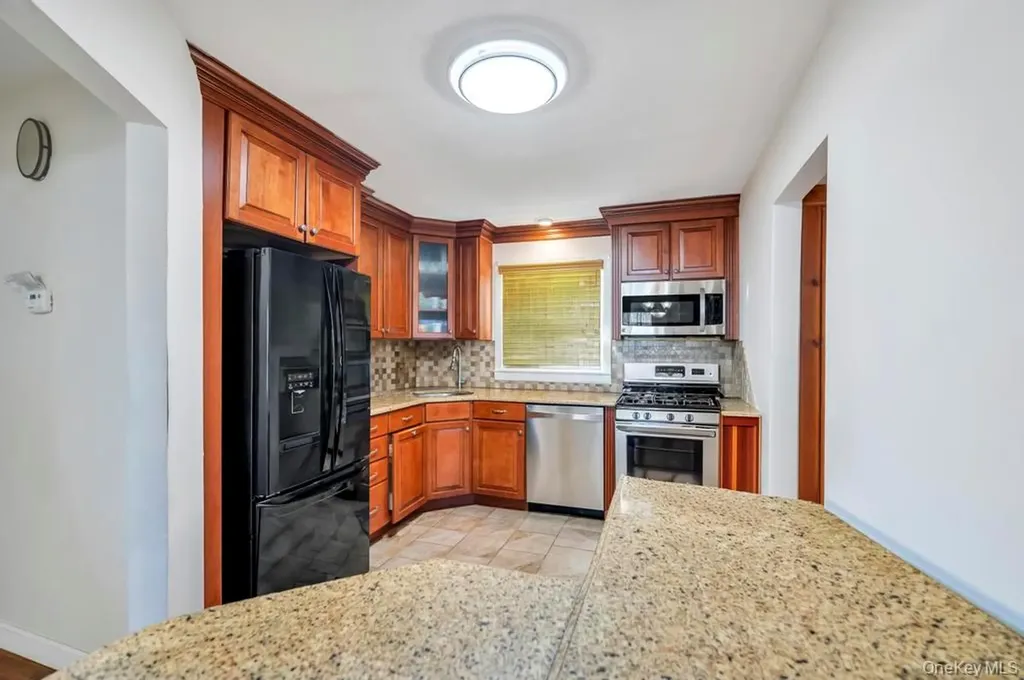 644 Broadway Road Bethpage NY 11714