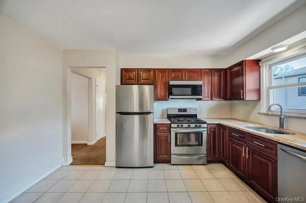 644 Broadway Road Bethpage NY 11714