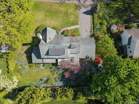 21 Country Club Lane Pelham NY 10803