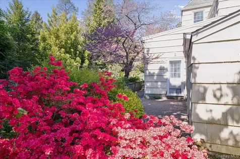 21 Country Club Lane Pelham NY 10803