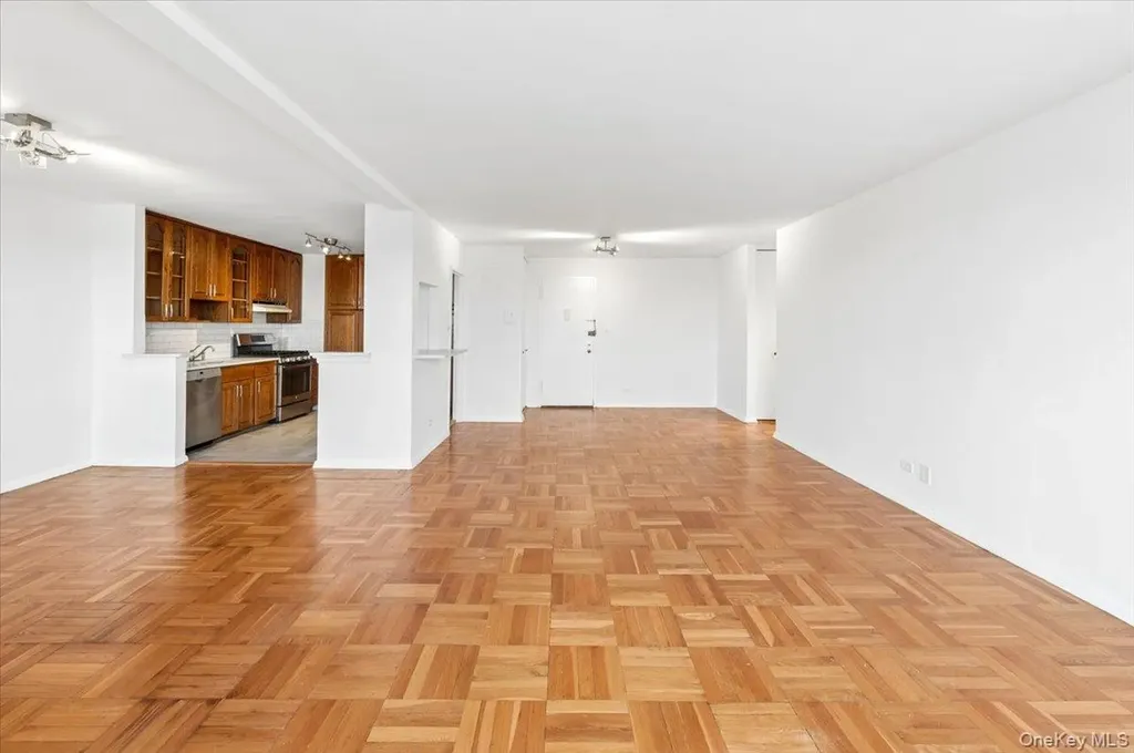 3935 Blackstone Avenue Bronx NY 10471