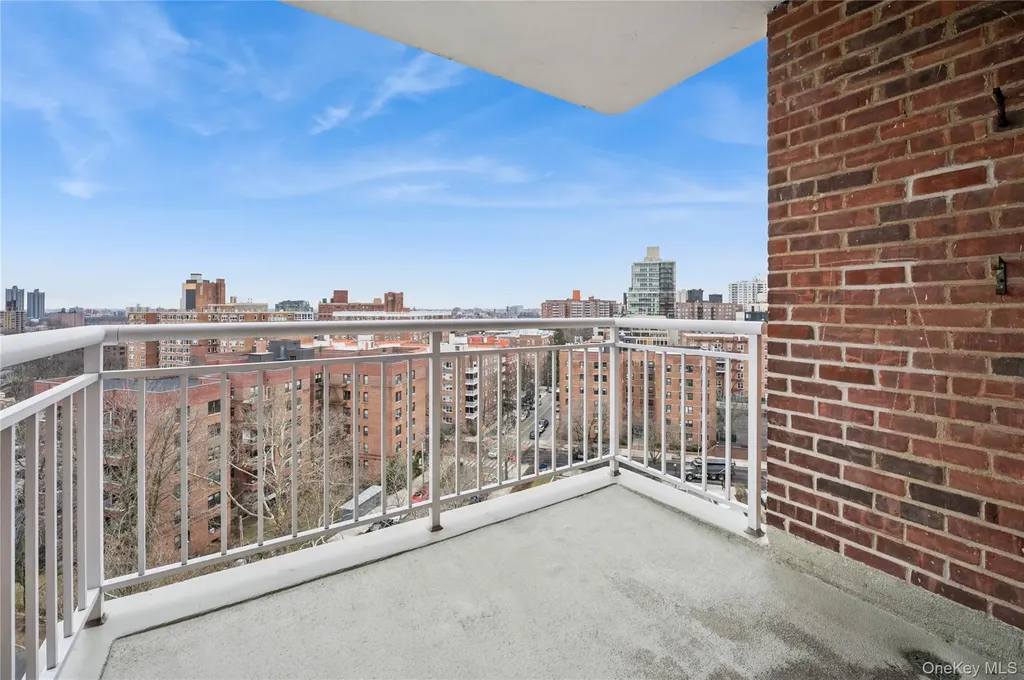 3935 Blackstone Avenue Bronx NY 10471