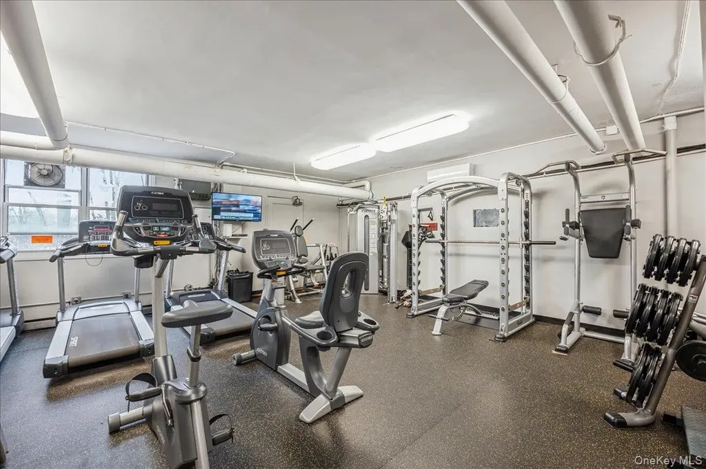 3935 Blackstone Avenue Bronx NY 10471