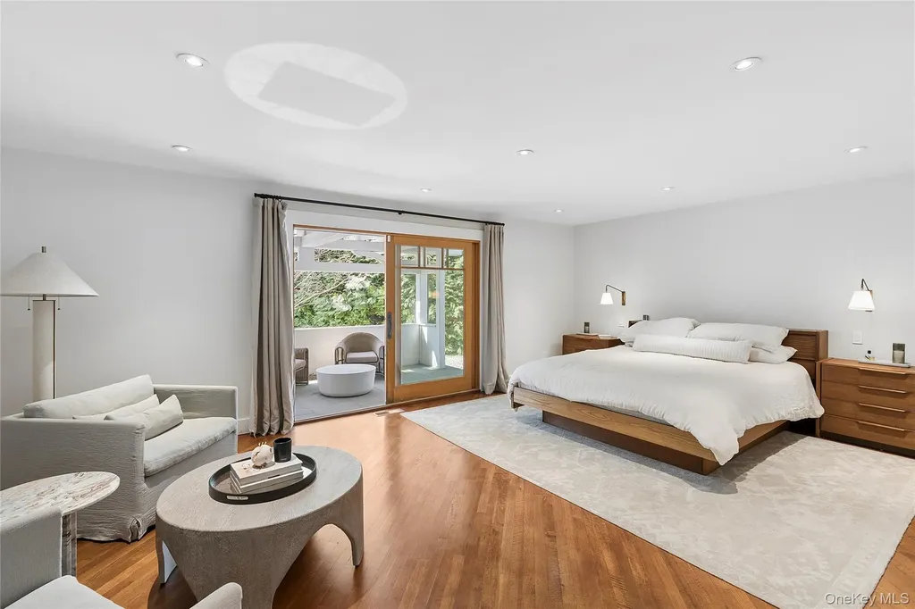 30 E Hollow Road East Hampton NY 11937