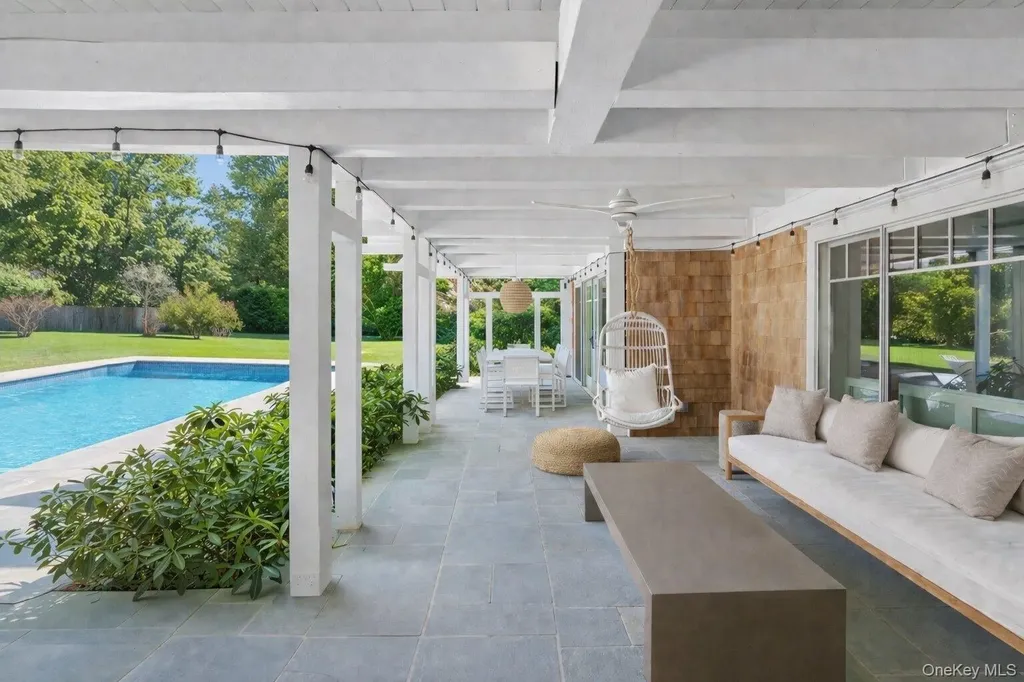 30 E Hollow Road East Hampton NY 11937