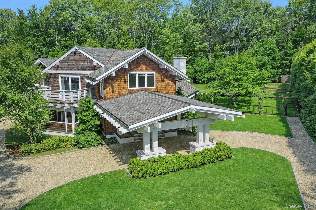 30 E Hollow Road East Hampton NY 11937