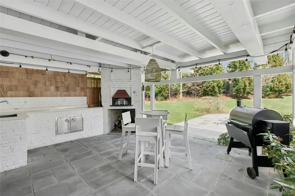 30 E Hollow Road East Hampton NY 11937