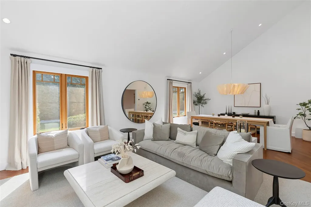 30 E Hollow Road East Hampton NY 11937