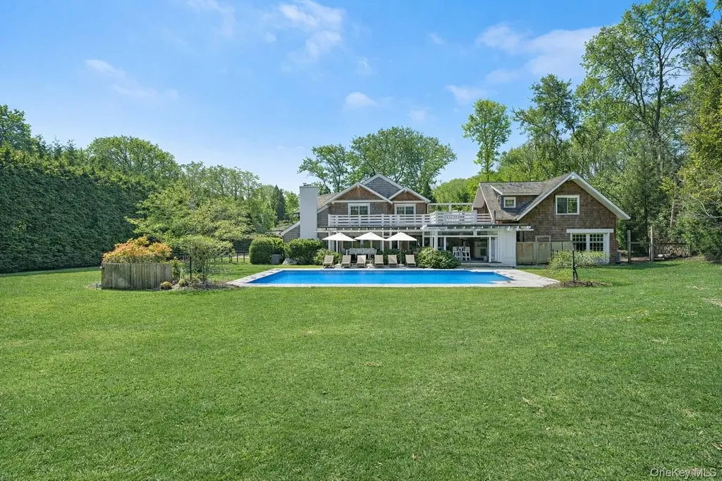 30 E Hollow Road East Hampton NY 11937