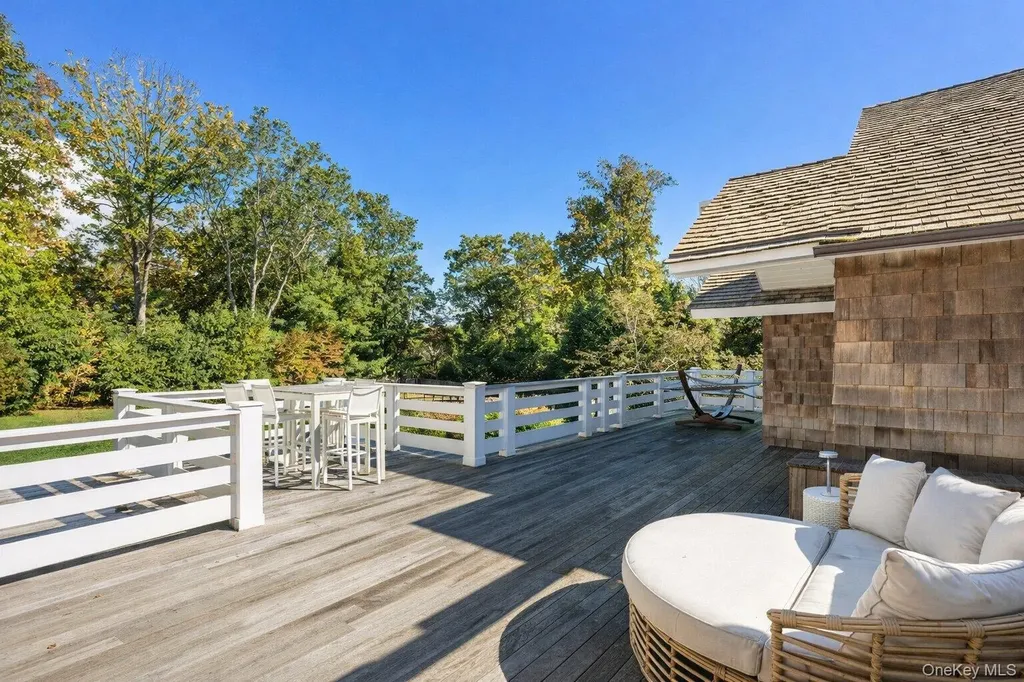 30 E Hollow Road East Hampton NY 11937