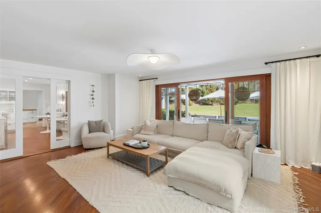 30 E Hollow Road East Hampton NY 11937
