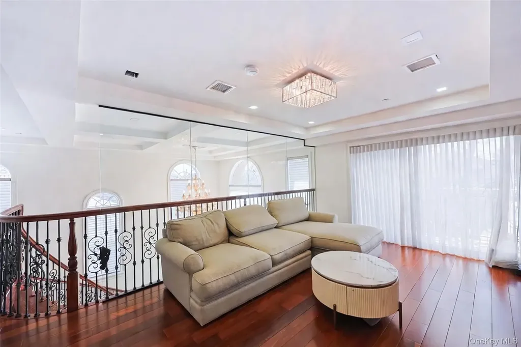 147-25 18th Avenue Whitestone NY 11357