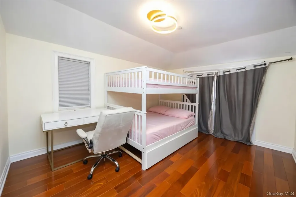 147-25 18th Avenue Whitestone NY 11357