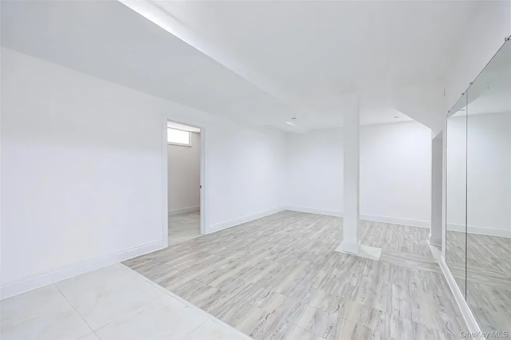147-25 18th Avenue Whitestone NY 11357