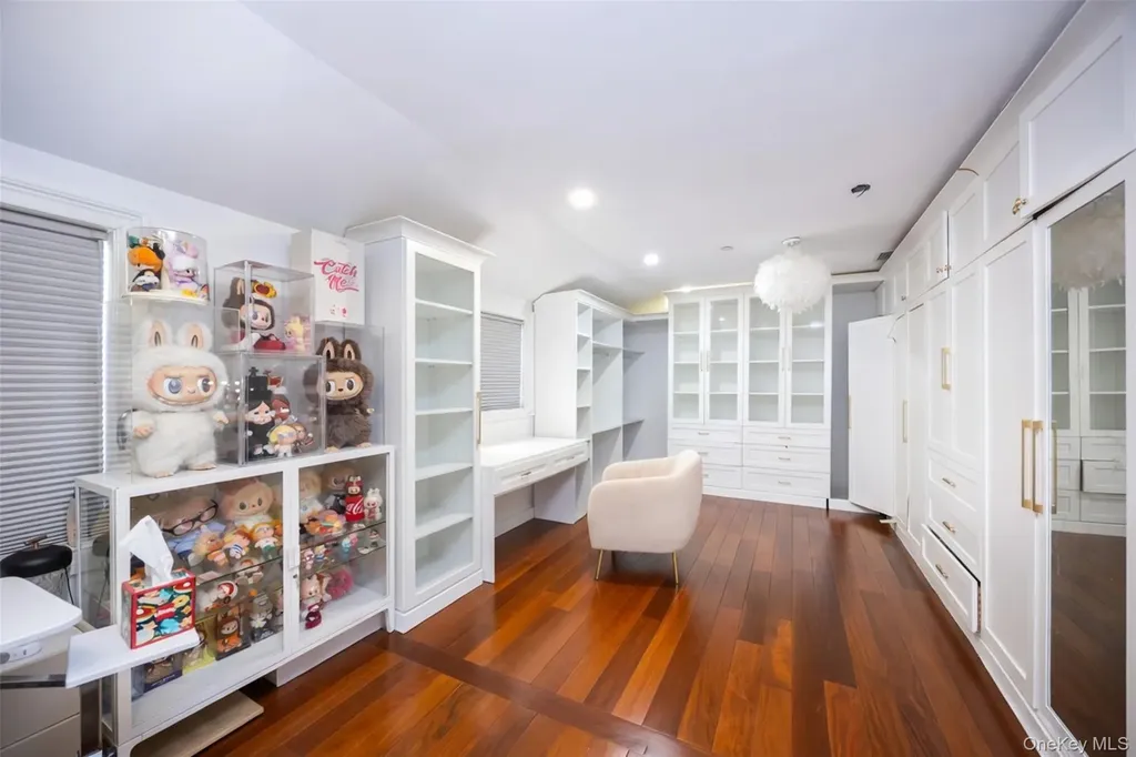 147-25 18th Avenue Whitestone NY 11357
