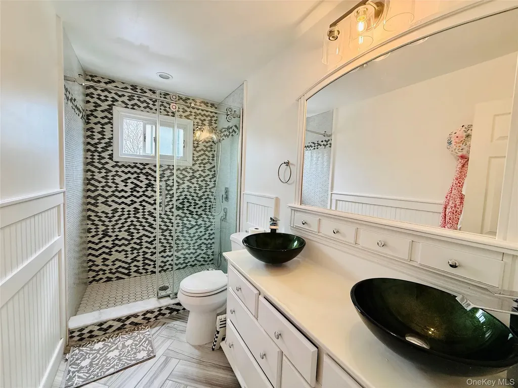 1663 Waring Avenue Bronx NY 10469