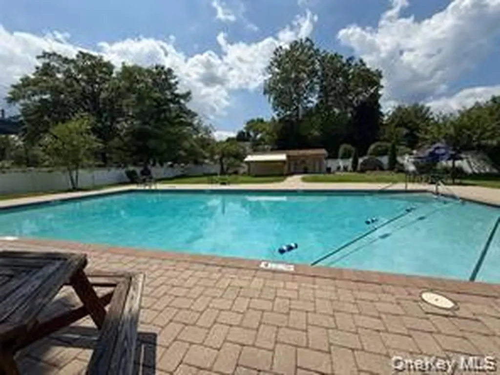 4 Blue Hill Orangeburg NY 10962