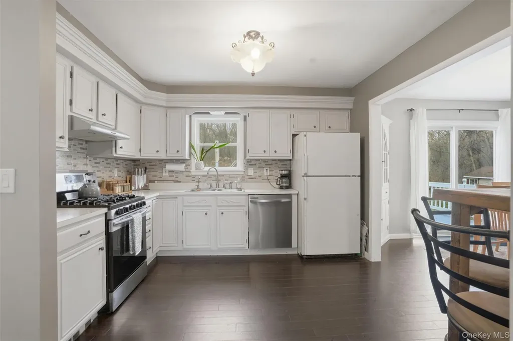 219 Lynch Avenue New Hampton NY 10958