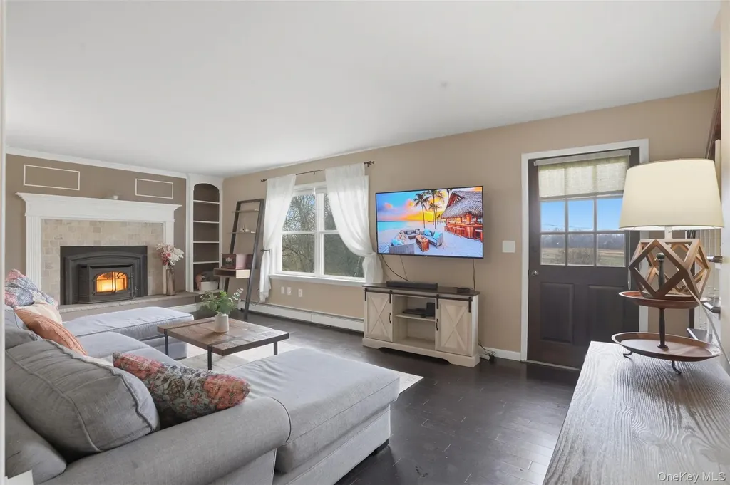 219 Lynch Avenue New Hampton NY 10958