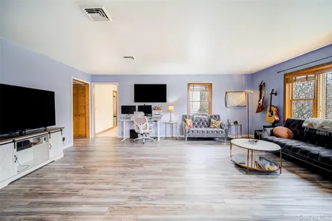 43 Lake Road Hopewell Junction NY 12533