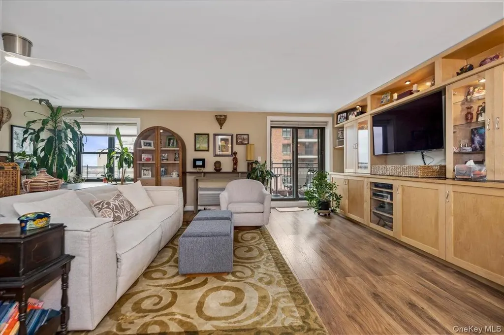 230 W Broadway Long Beach NY 11561