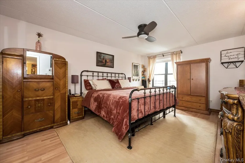 230 W Broadway Long Beach NY 11561