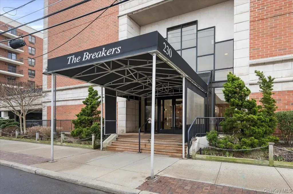230 W Broadway Long Beach NY 11561