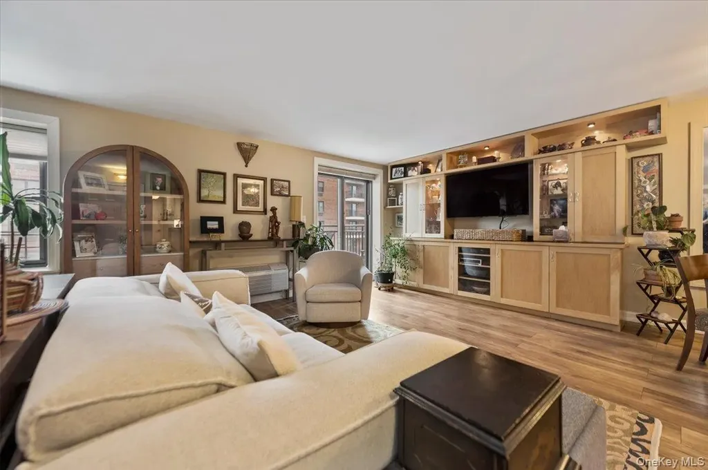 230 W Broadway Long Beach NY 11561