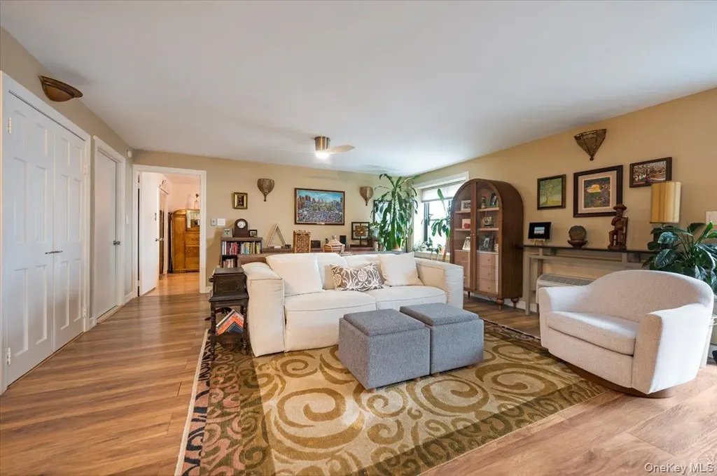 230 W Broadway Long Beach NY 11561