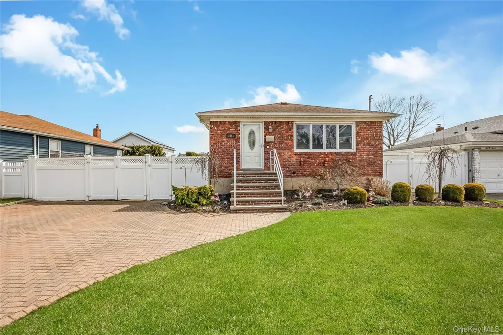 3341 Elliott Boulevard Oceanside NY 11572