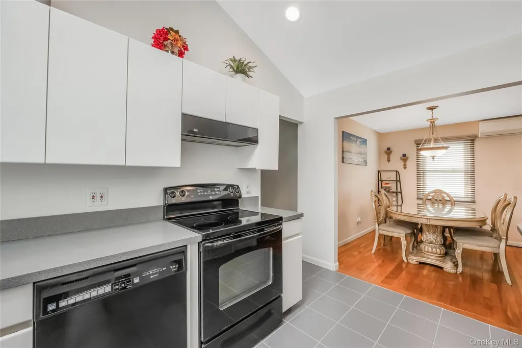 3341 Elliott Boulevard Oceanside NY 11572
