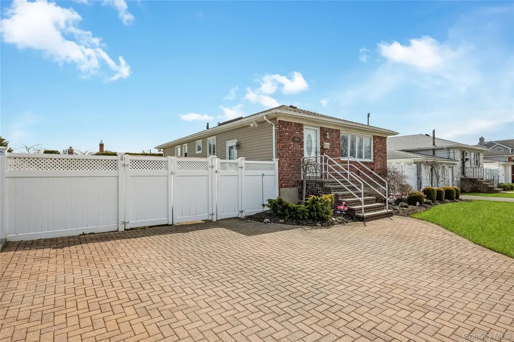 3341 Elliott Boulevard Oceanside NY 11572