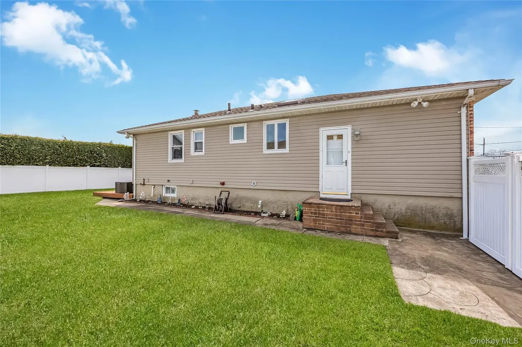3341 Elliott Boulevard Oceanside NY 11572