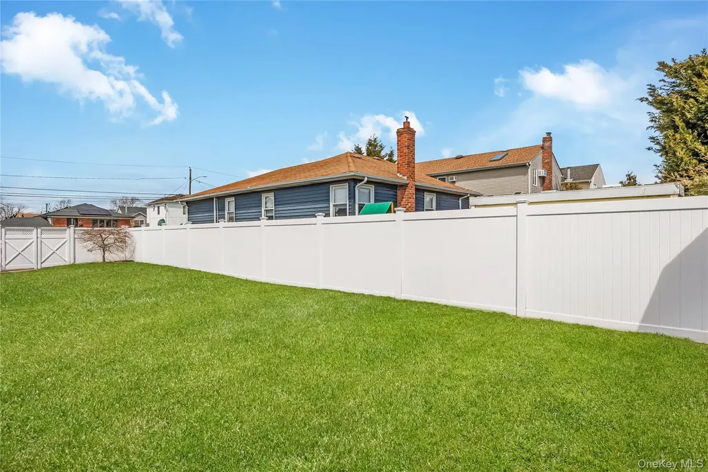 3341 Elliott Boulevard Oceanside NY 11572