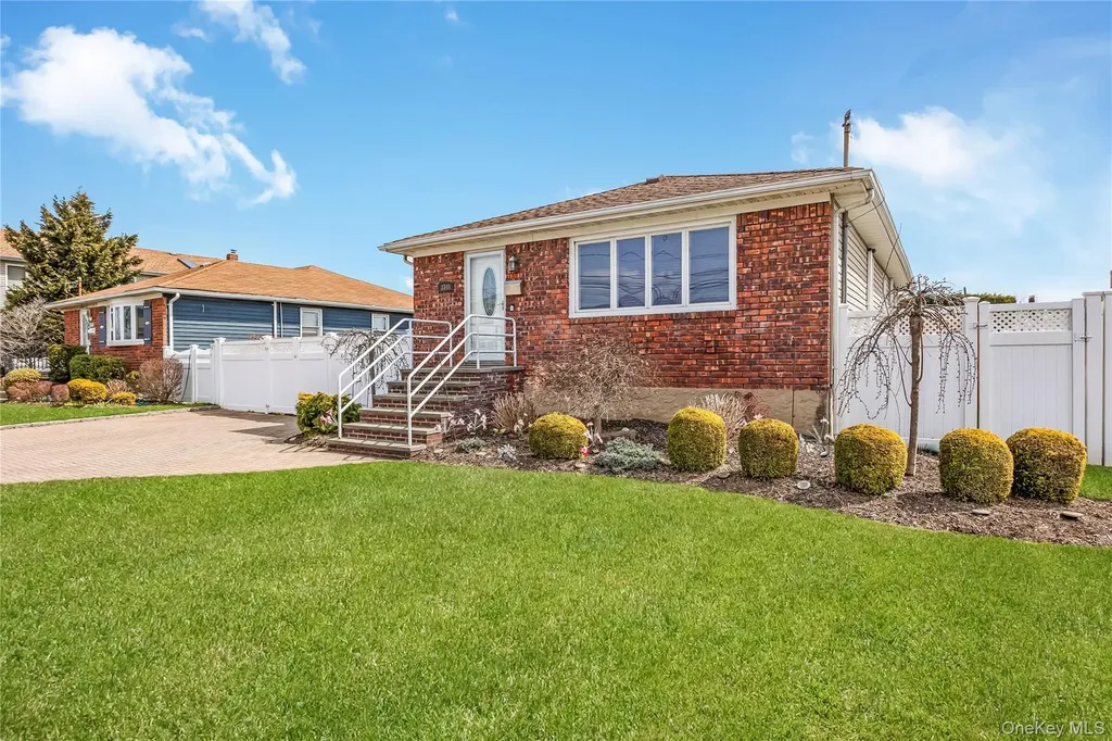 3341 Elliott Boulevard Oceanside NY 11572