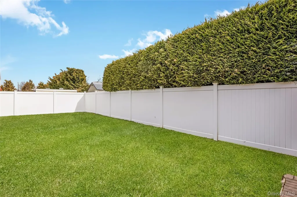 3341 Elliott Boulevard Oceanside NY 11572