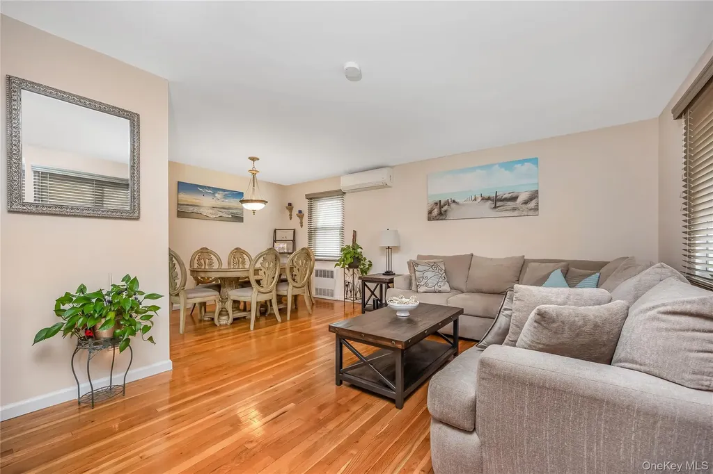 3341 Elliott Boulevard Oceanside NY 11572