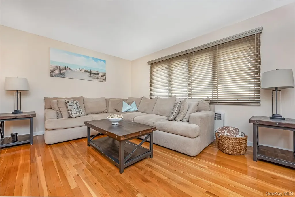 3341 Elliott Boulevard Oceanside NY 11572