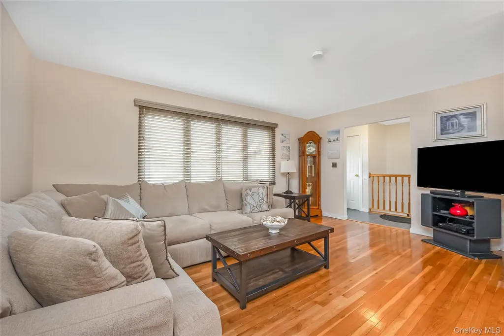 3341 Elliott Boulevard Oceanside NY 11572