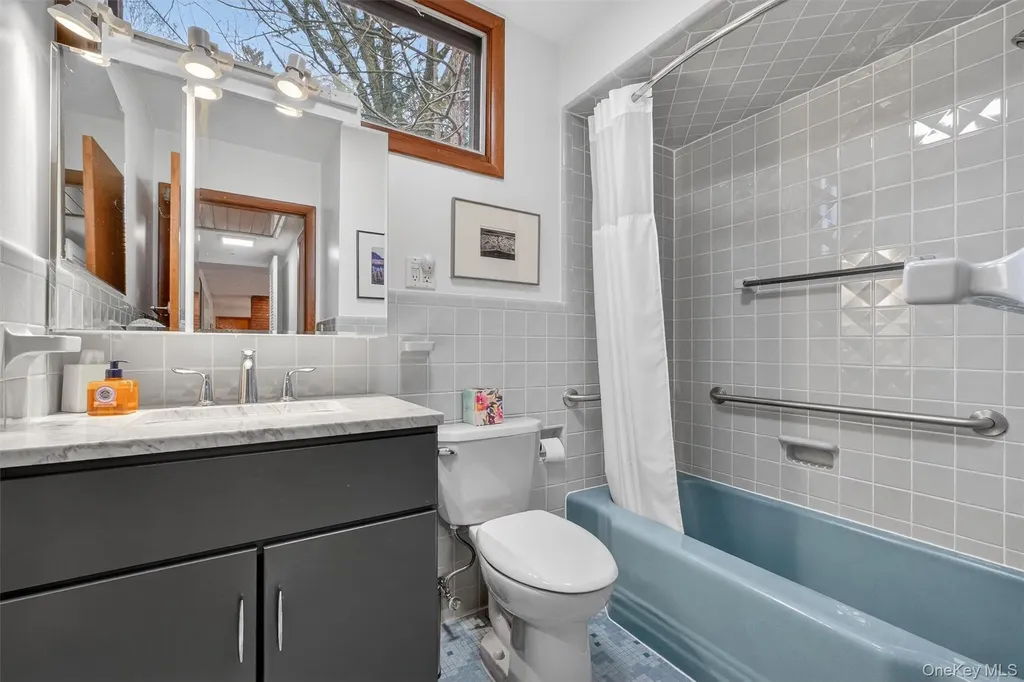 6 Yates Boulevard Poughkeepsie NY 12601