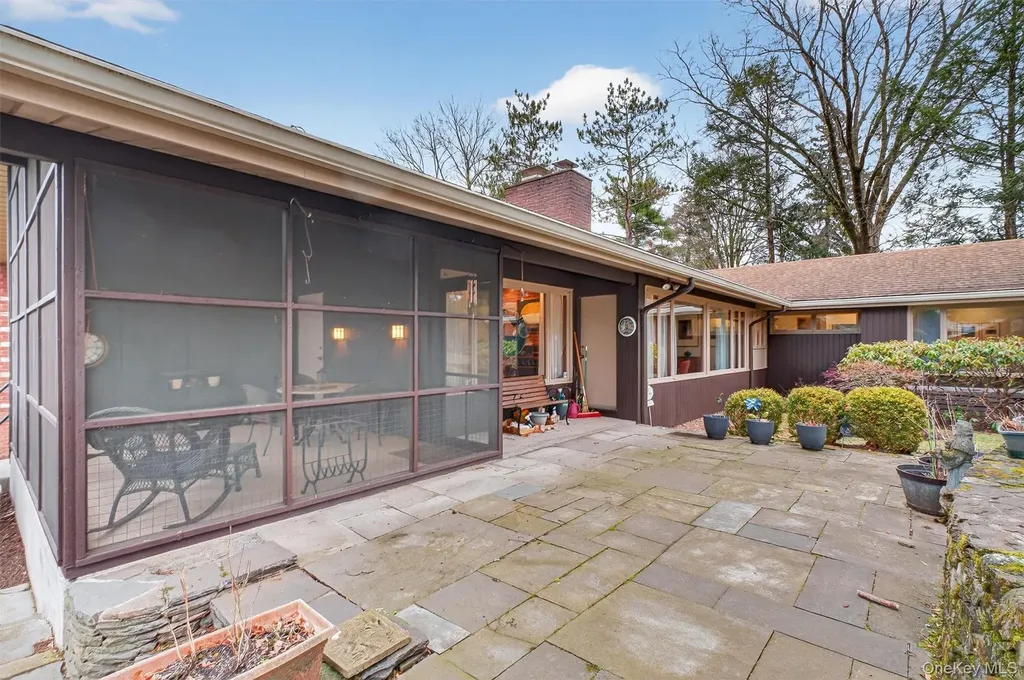 6 Yates Boulevard Poughkeepsie NY 12601