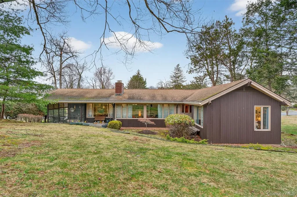 6 Yates Boulevard Poughkeepsie NY 12601