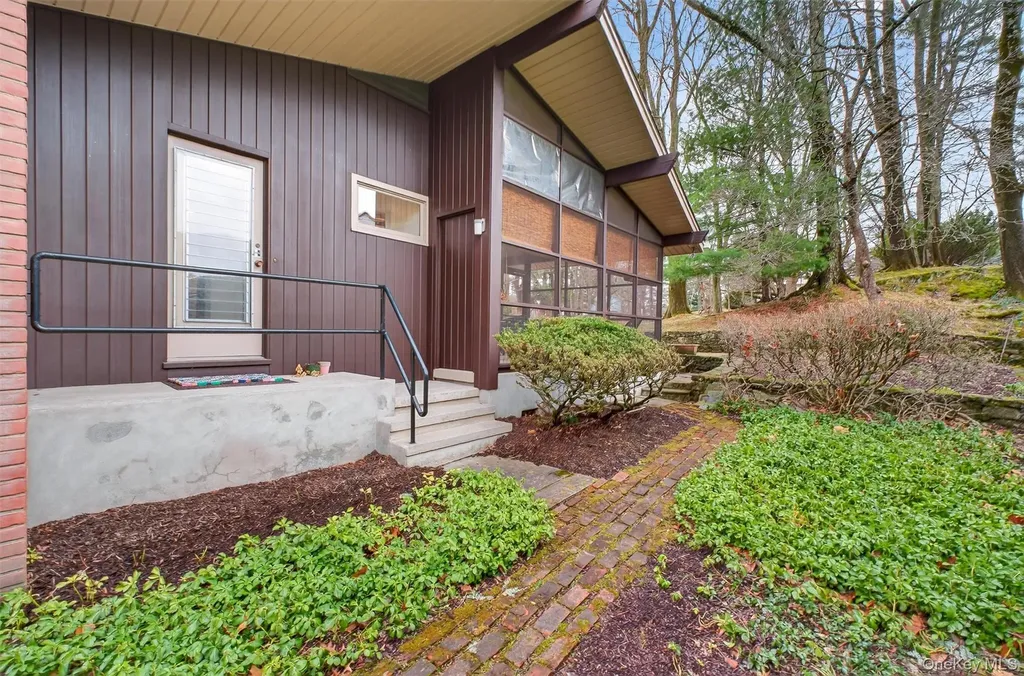 6 Yates Boulevard Poughkeepsie NY 12601