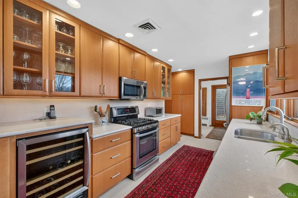6 Yates Boulevard Poughkeepsie NY 12601