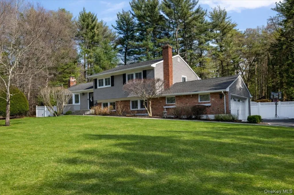 16 Ingold Drive Dix Hills NY 11746