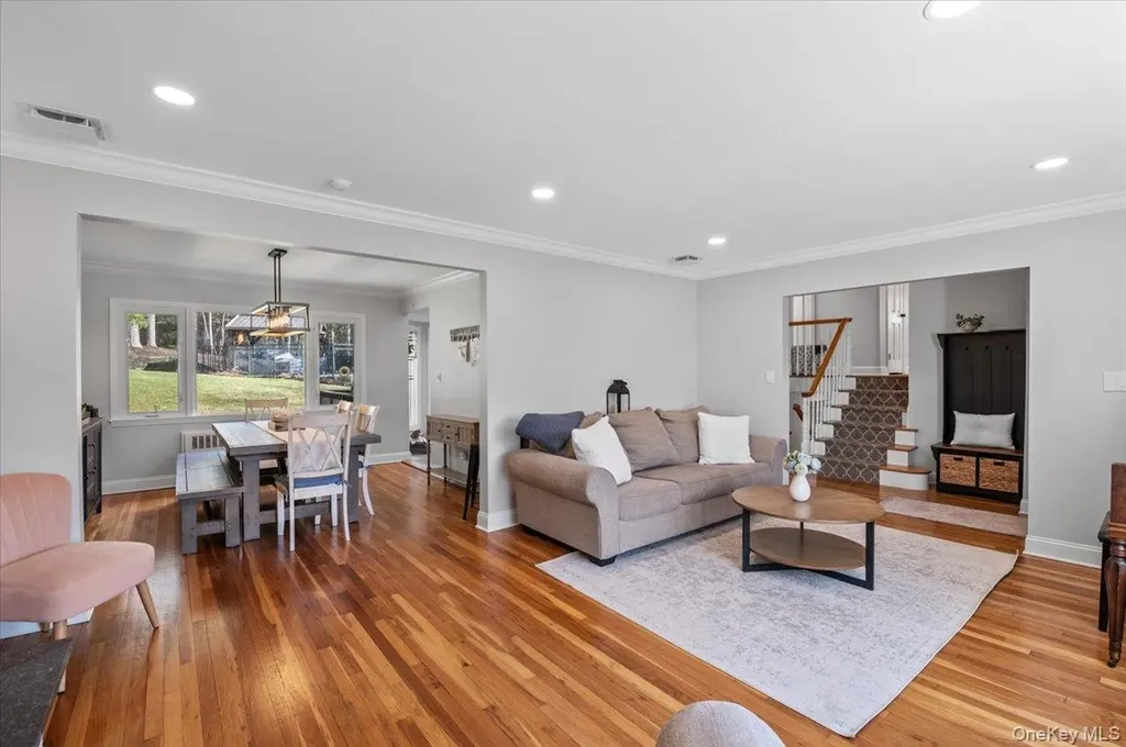 16 Ingold Drive Dix Hills NY 11746