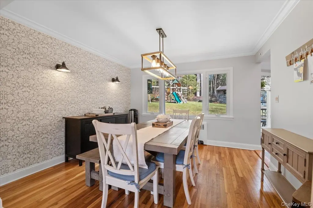 16 Ingold Drive Dix Hills NY 11746